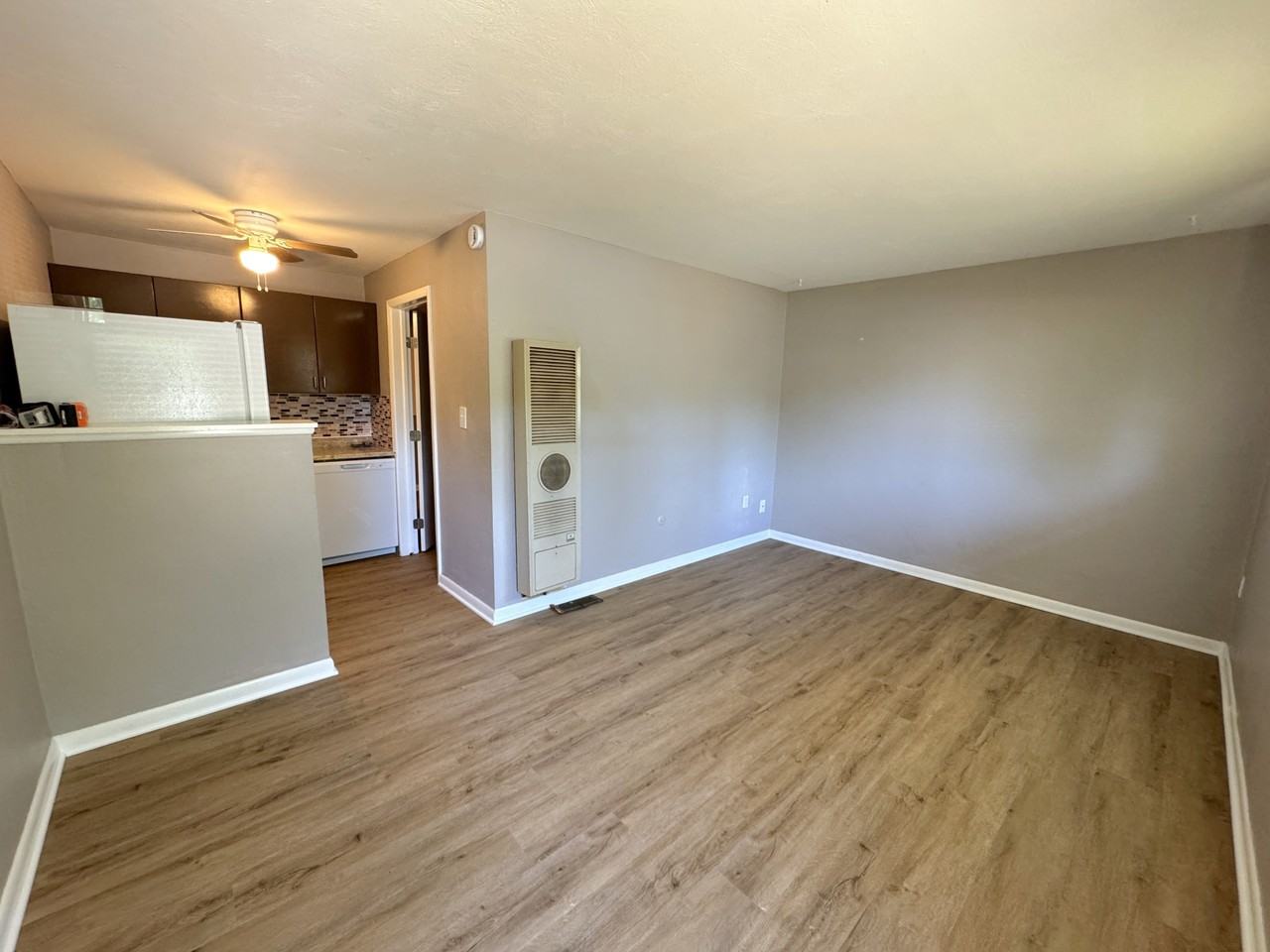 160 North Sylvan Avenue - Photo 2 of 10