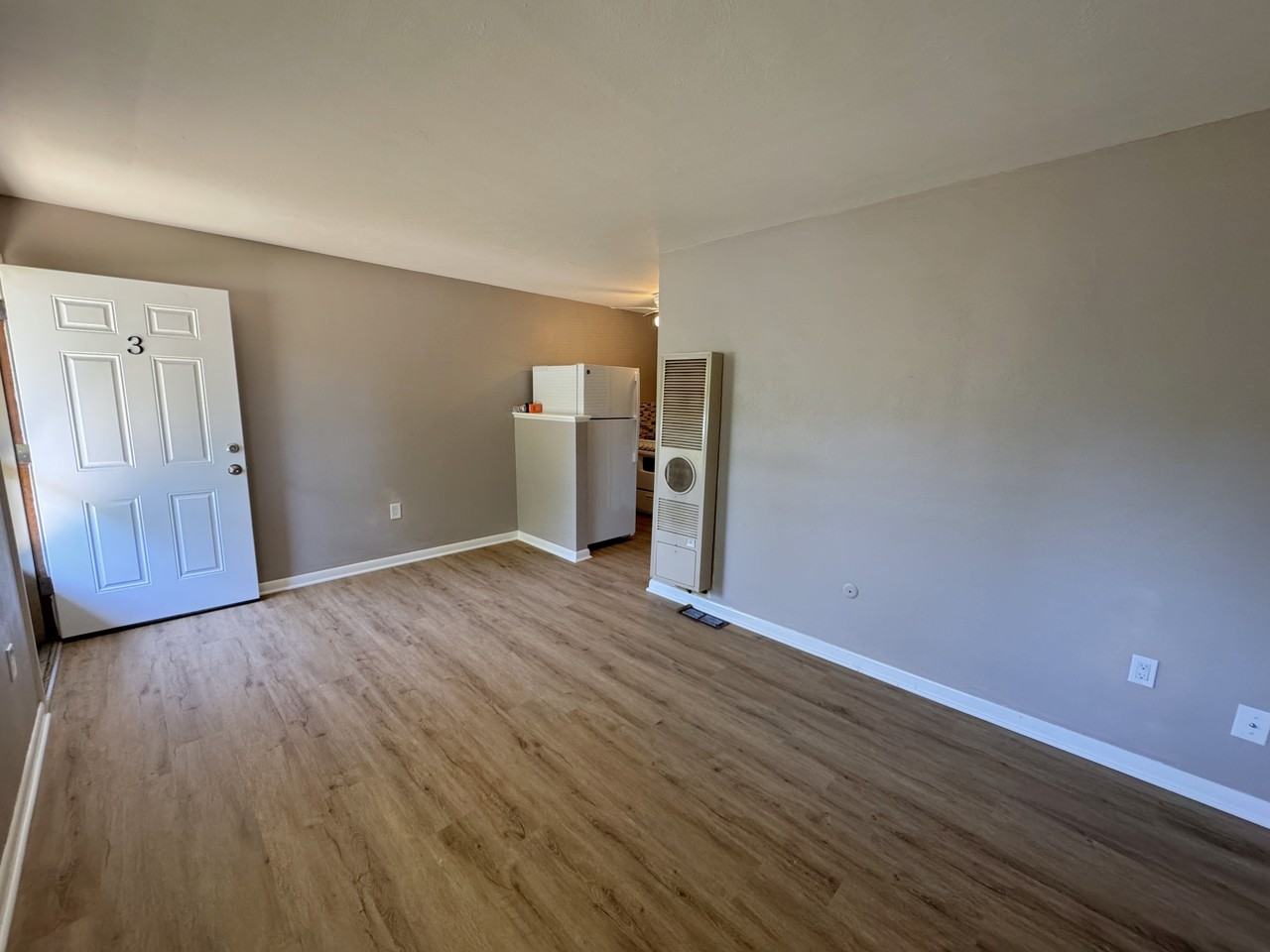 160 North Sylvan Avenue - Photo 3 of 10