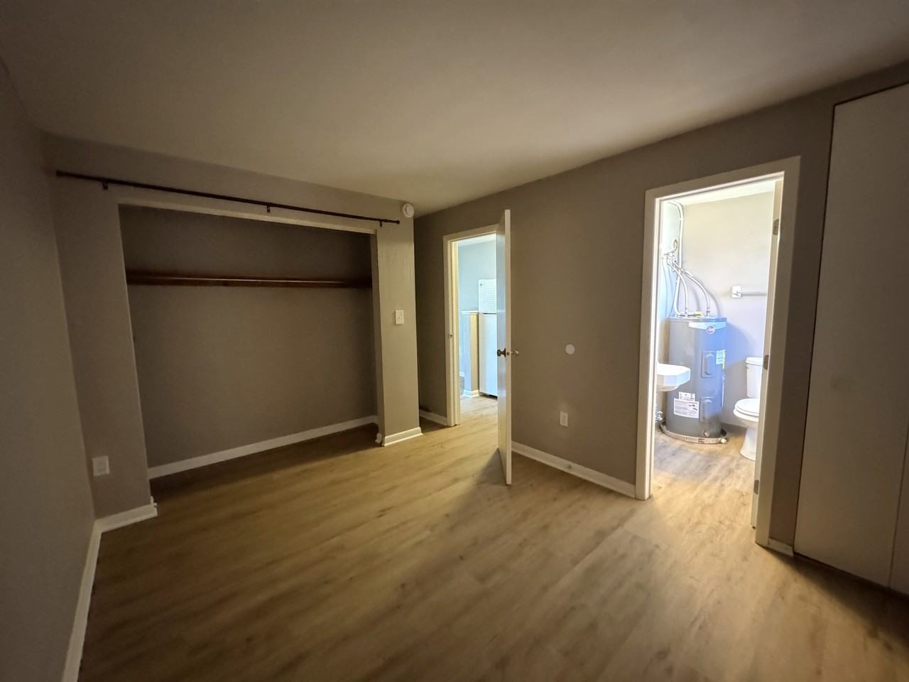 160 North Sylvan Avenue - Photo 7 of 10