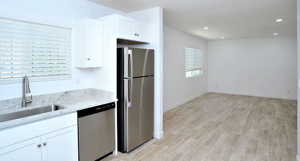 1507 // 3302 East Presidio Road - Photo 6 of 14