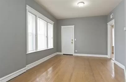 7556 South Champlain Avenue - Photo 5 of 8