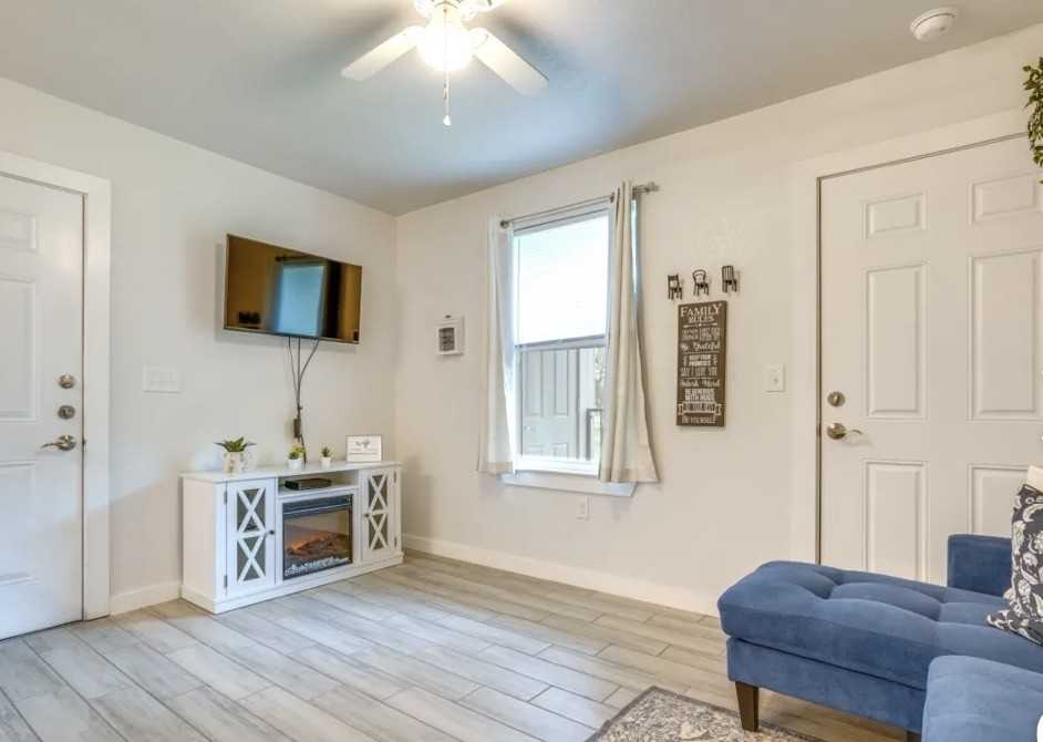 6423 Melissa Ann Street - Photo 3 of 50