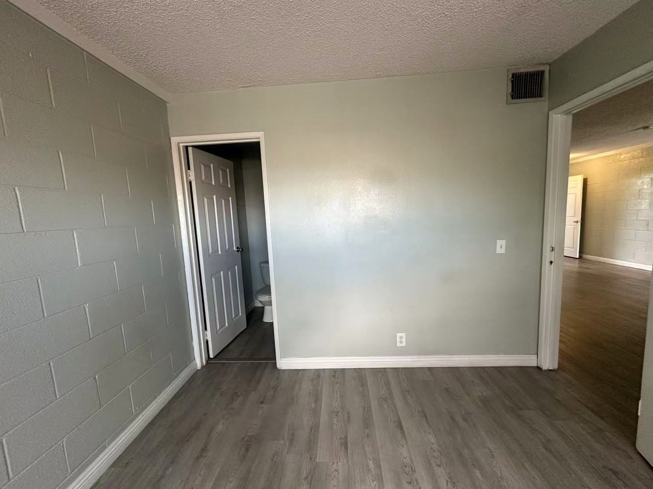 581 Northrop Avenue - Photo 5 of 7