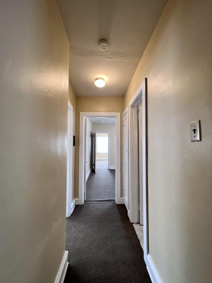 1303 Franklin - Photo 3 of 14
