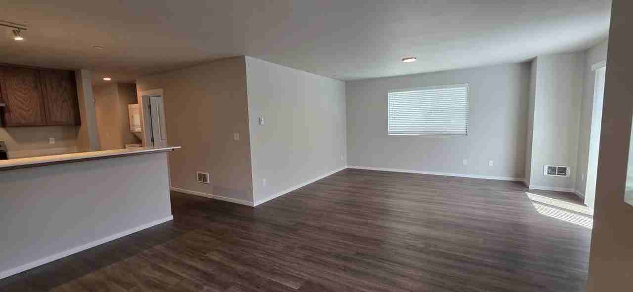 A15713-B203 - Photo 3 of 23