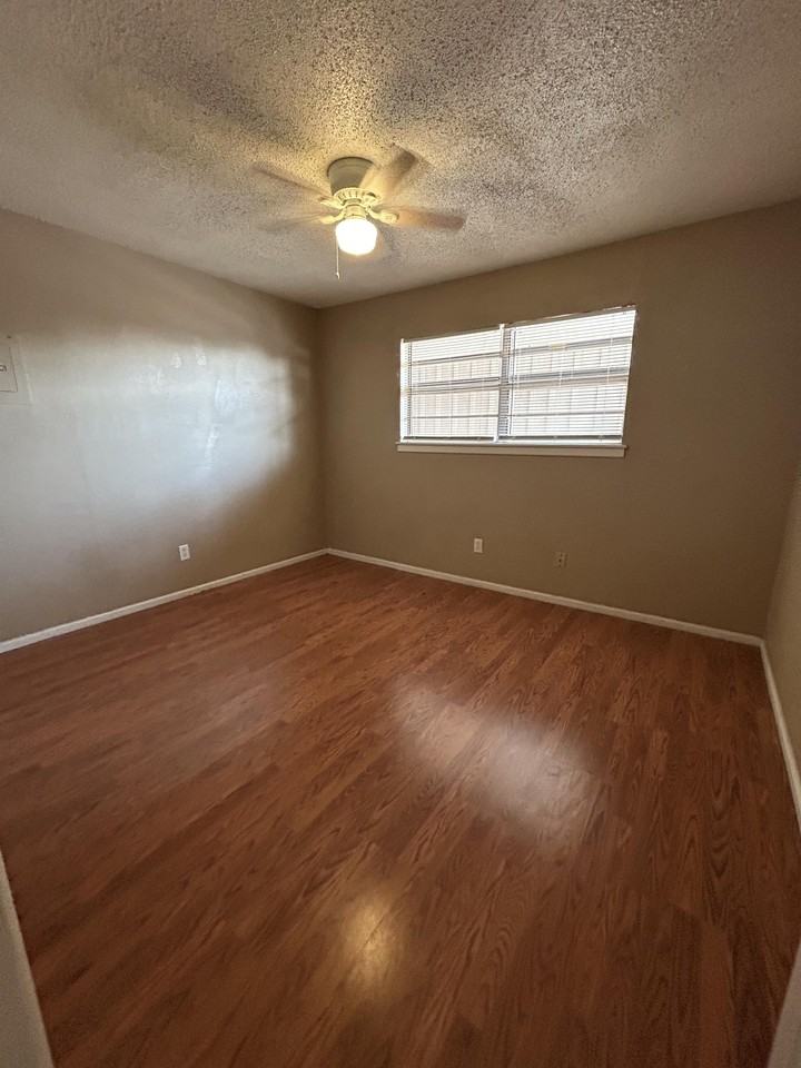 124 Temple Avenue - Photo 3 of 14
