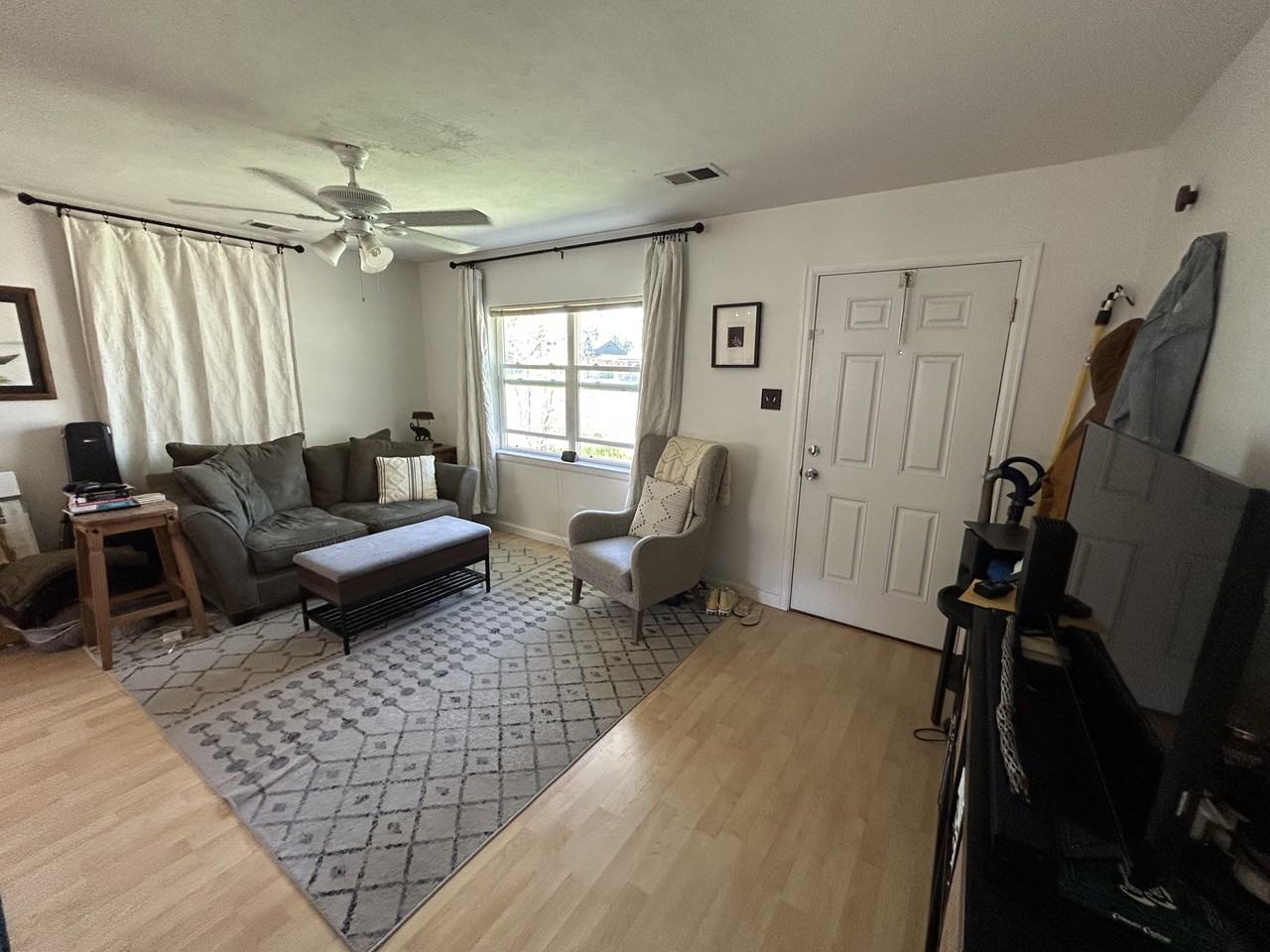 1150 Beeler St - Photo 2 of 10