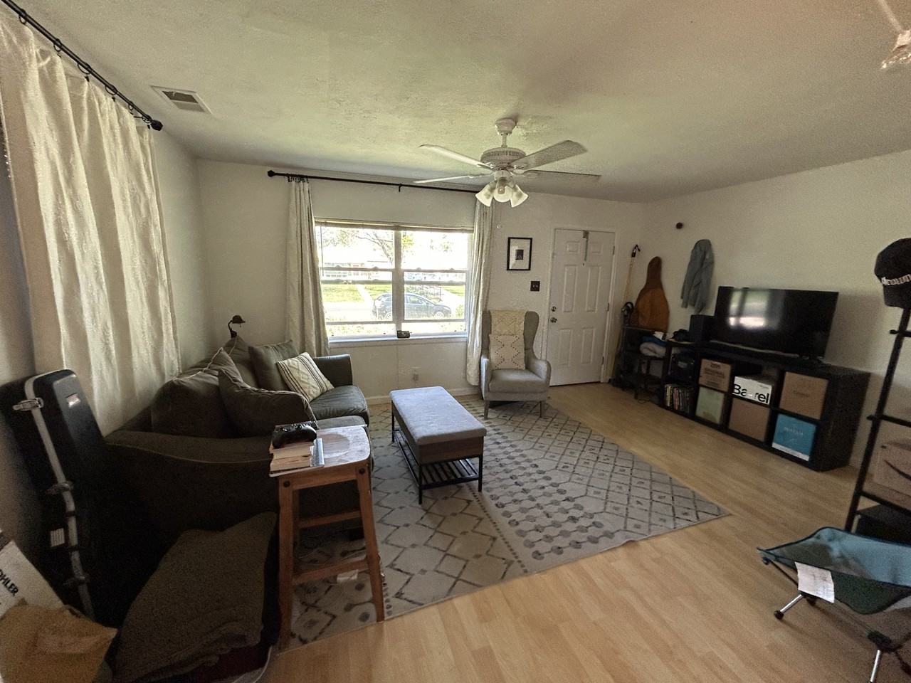 1150 Beeler St - Photo 3 of 10