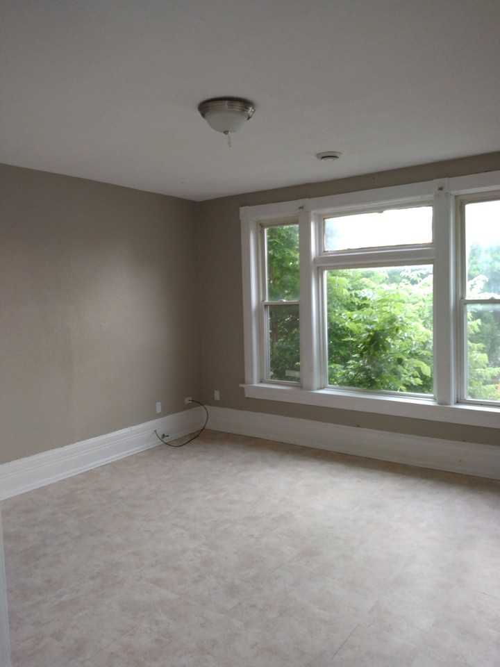 2145A (Upper Front) S 15 St - Photo 4 of 11