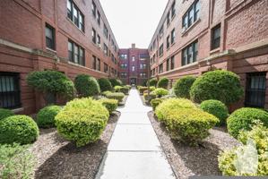 featured image of 5736 N Winthrop Ave