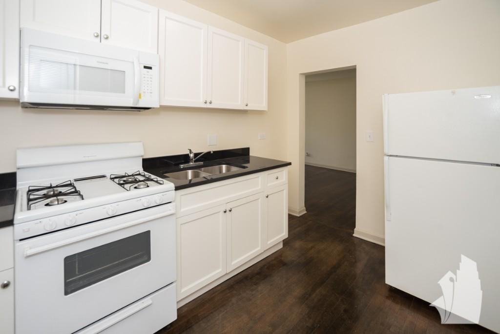 5736 N Winthrop Ave #36-014 - Photo 4 of 7