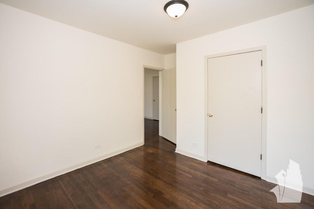 5736 N Winthrop Ave #36-014 - Photo 5 of 7