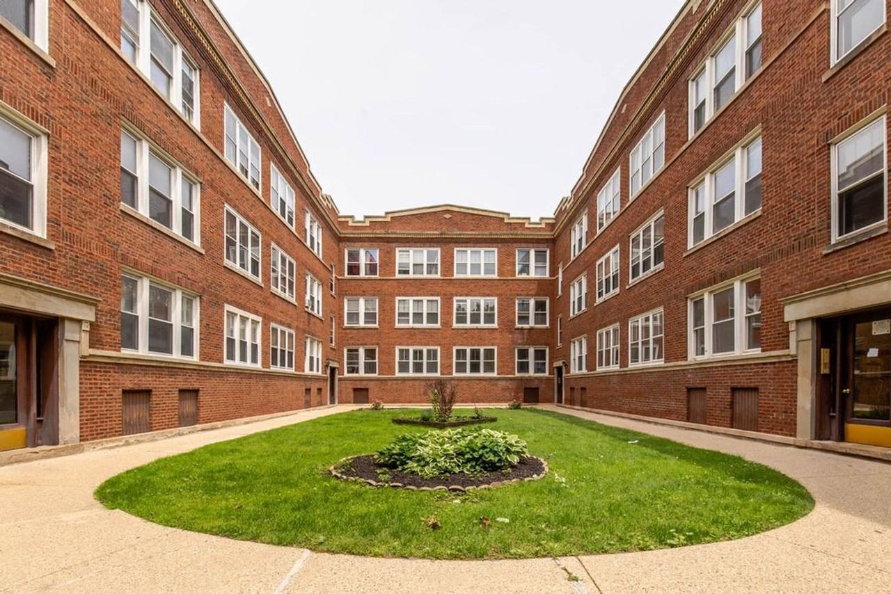 7502 N Hoyne Ave #10-1