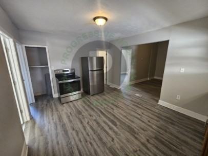 3204 W 73rd St - Photo 3 of 28