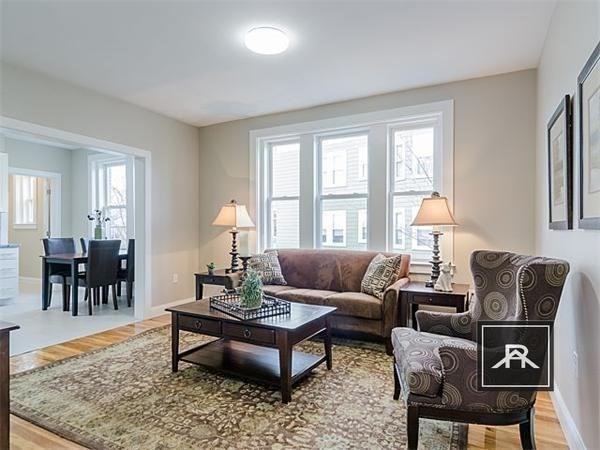 4 Leicester St - Photo 7 of 10