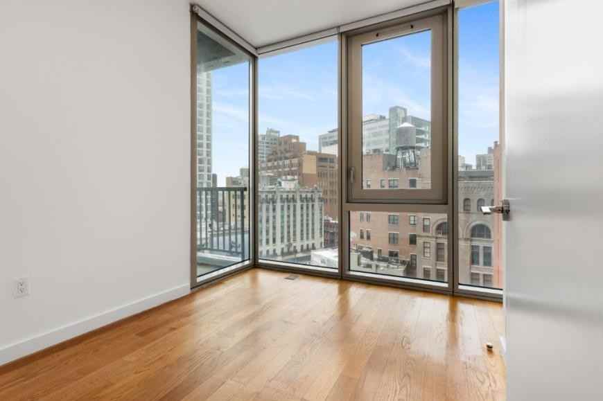 430 Albee Sq - Photo 2 of 7