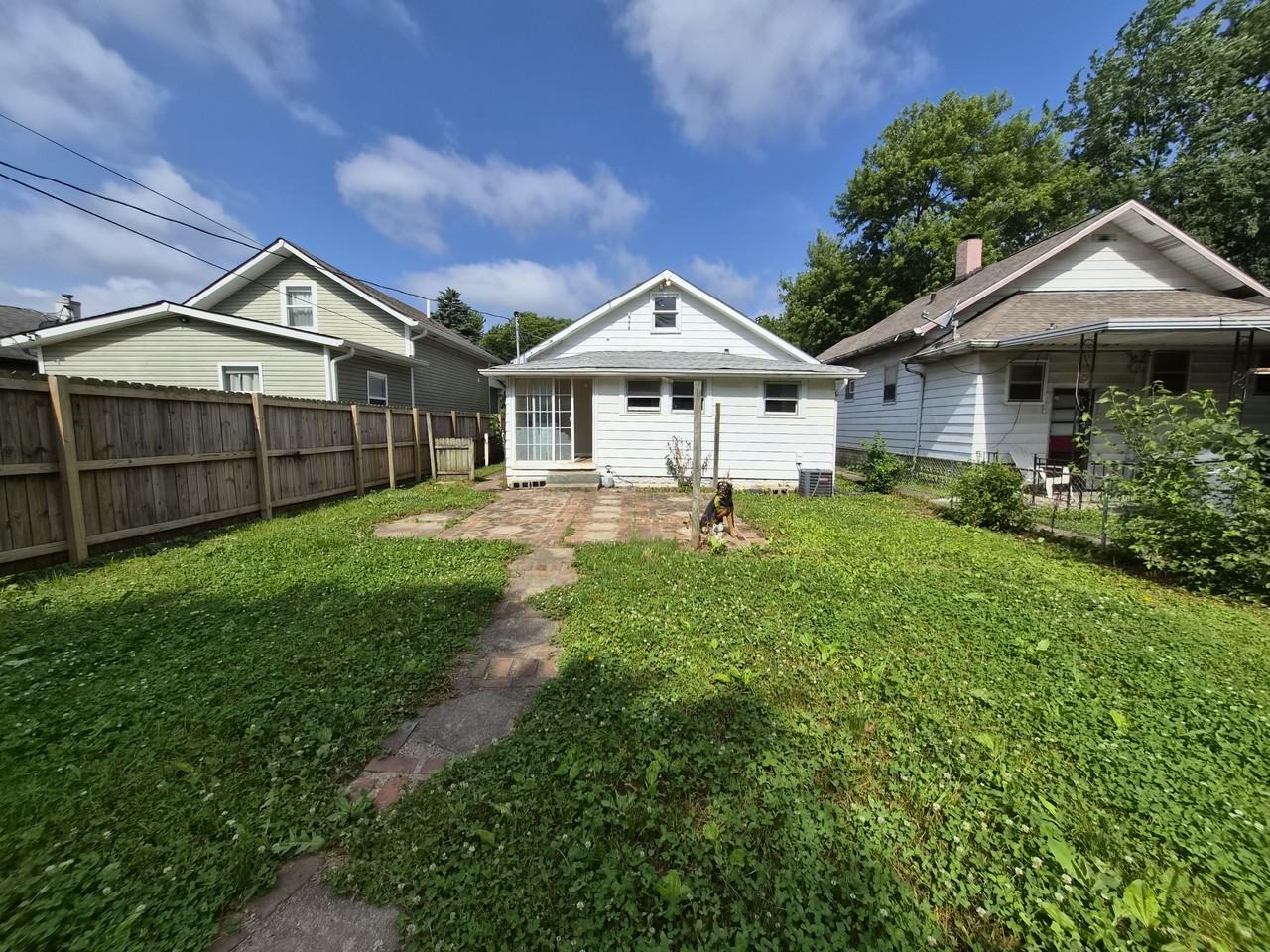 925 N Somerset Ave #1 - Photo 4 of 23