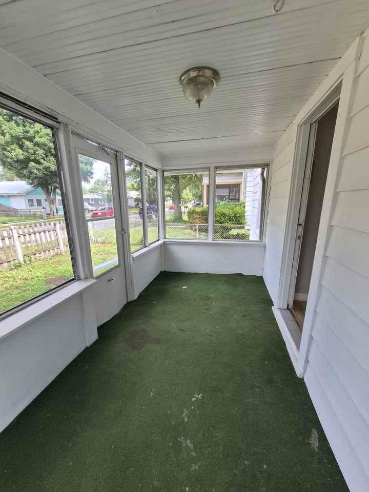 925 N Somerset Ave #1 - Photo 7 of 23