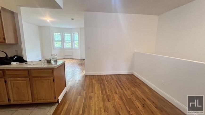 548 Rockaway Ave - Photo 3 of 10