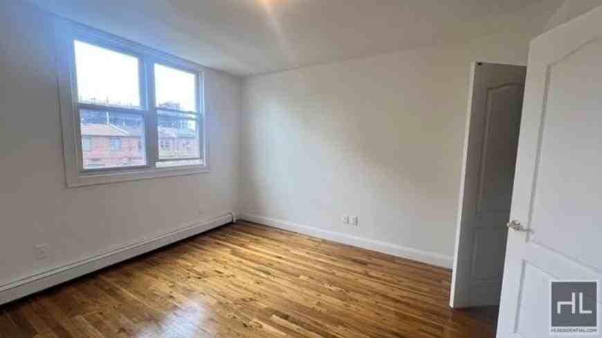 548 Rockaway Ave - Photo 7 of 10