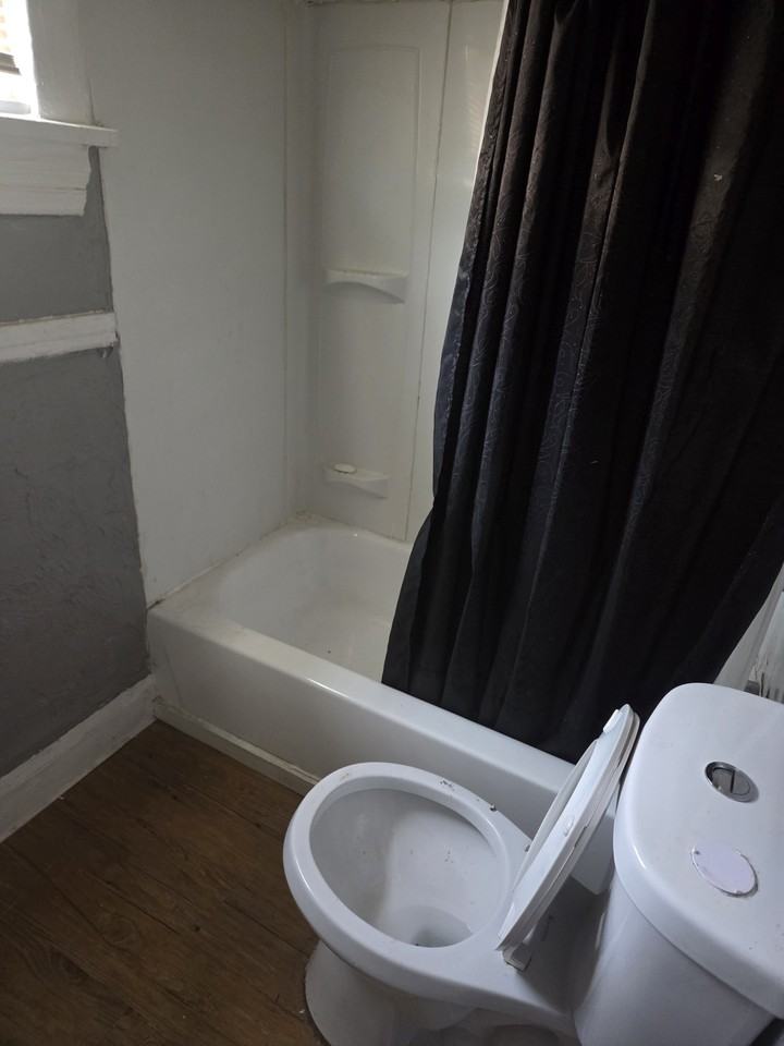 10702 Bryant Ave #1 - Photo 4 of 8