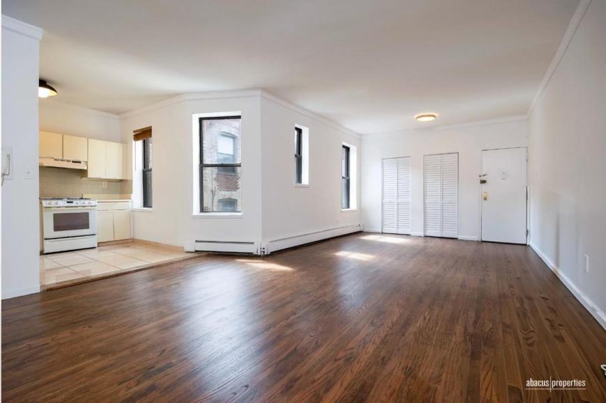2116 Dorchester Rd - Photo 6 of 10