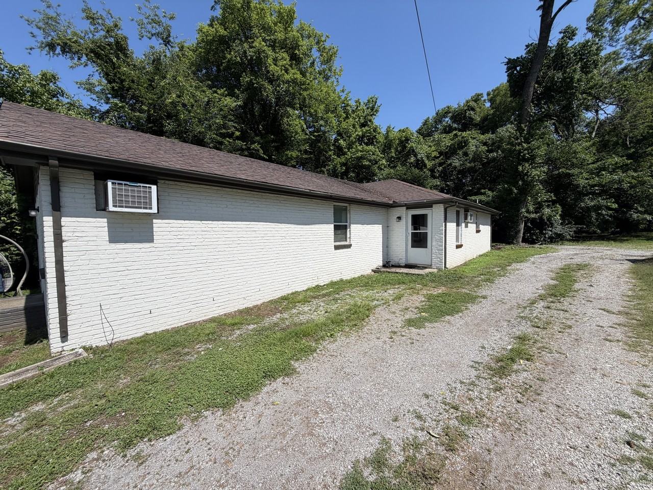 905 Blue Ridge Dr #B - Photo 2 of 8