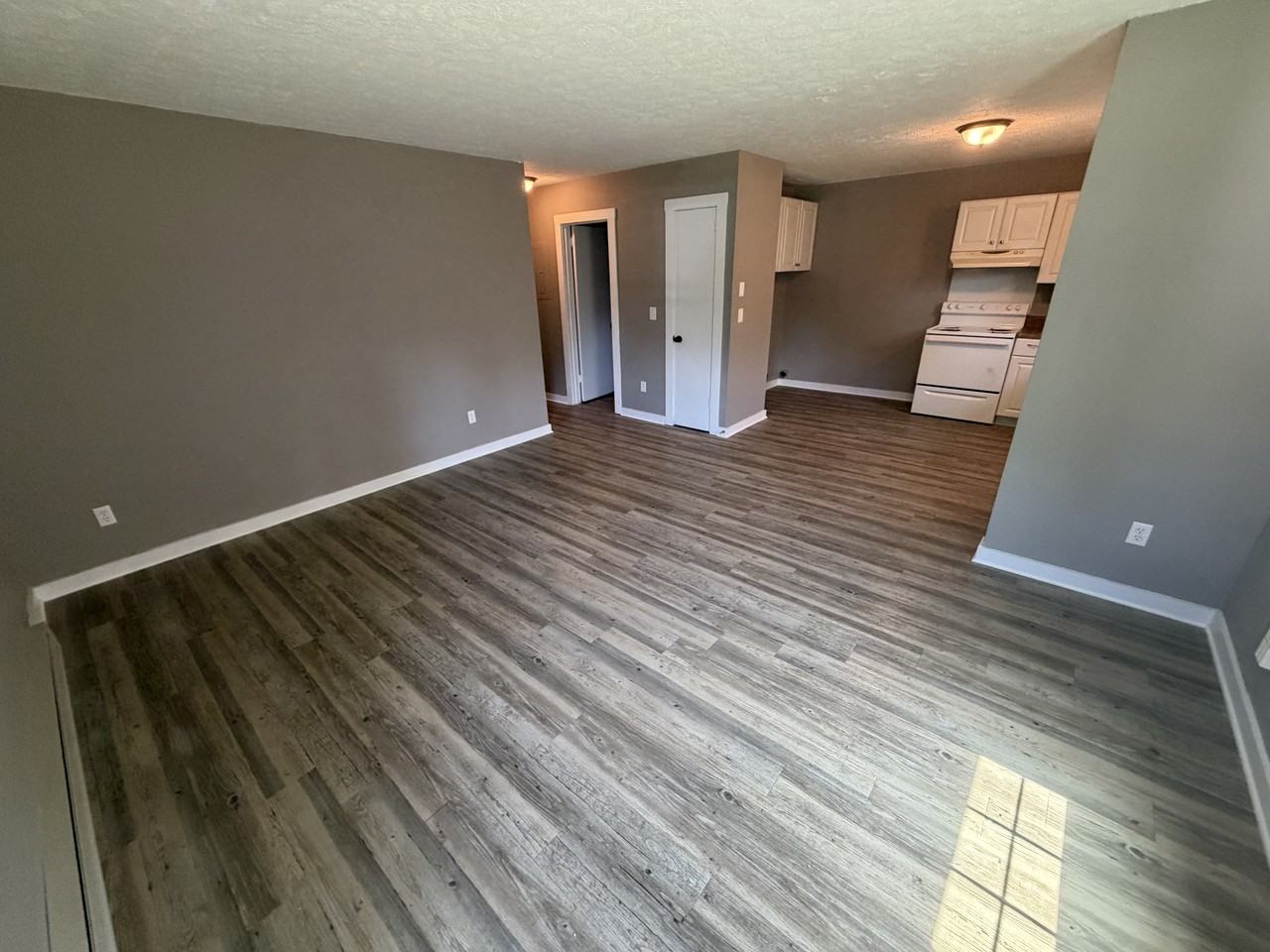 905 Blue Ridge Dr #B - Photo 3 of 8