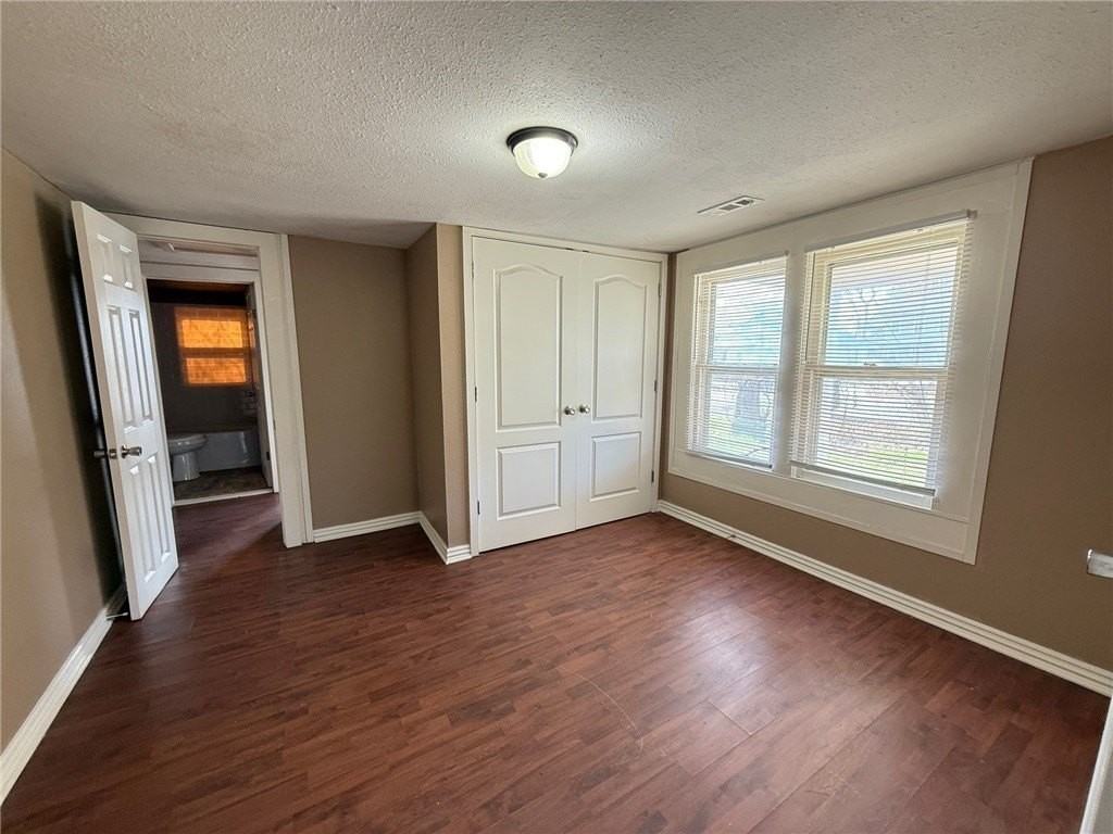1402 S Washington Ave - Photo 3 of 8