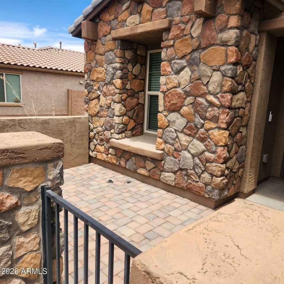 18418 W Getty Dr - Photo 3 of 26