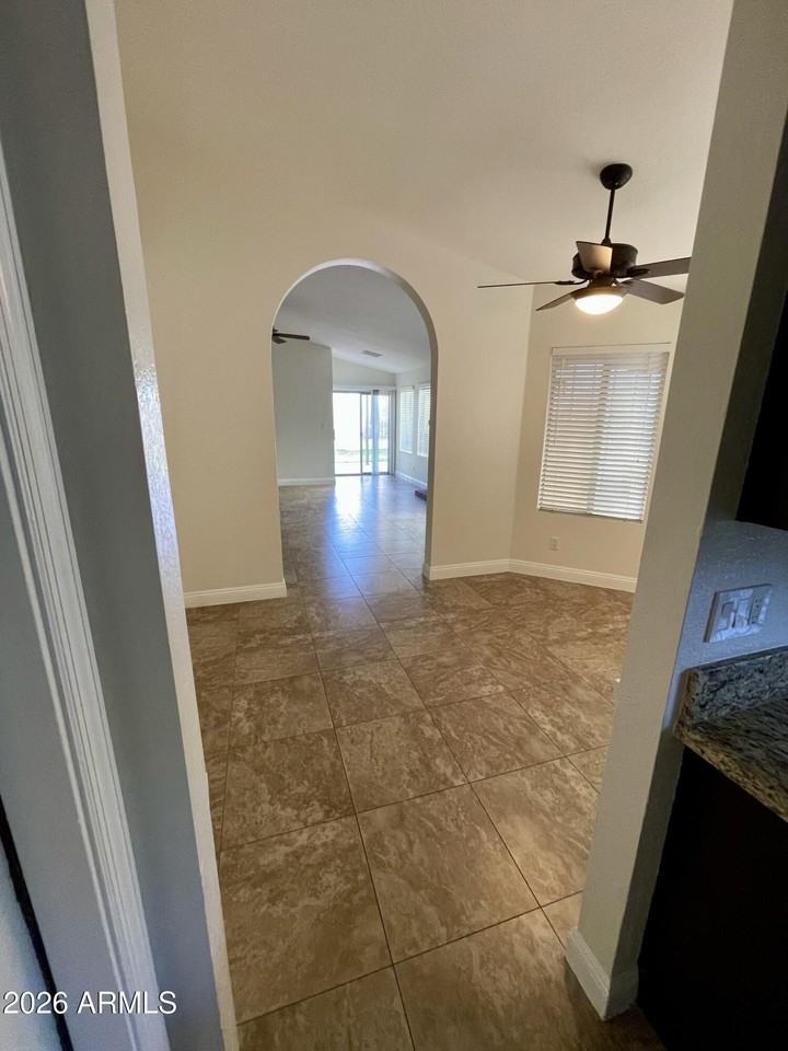 3056 E Siesta Ln - Photo 7 of 24