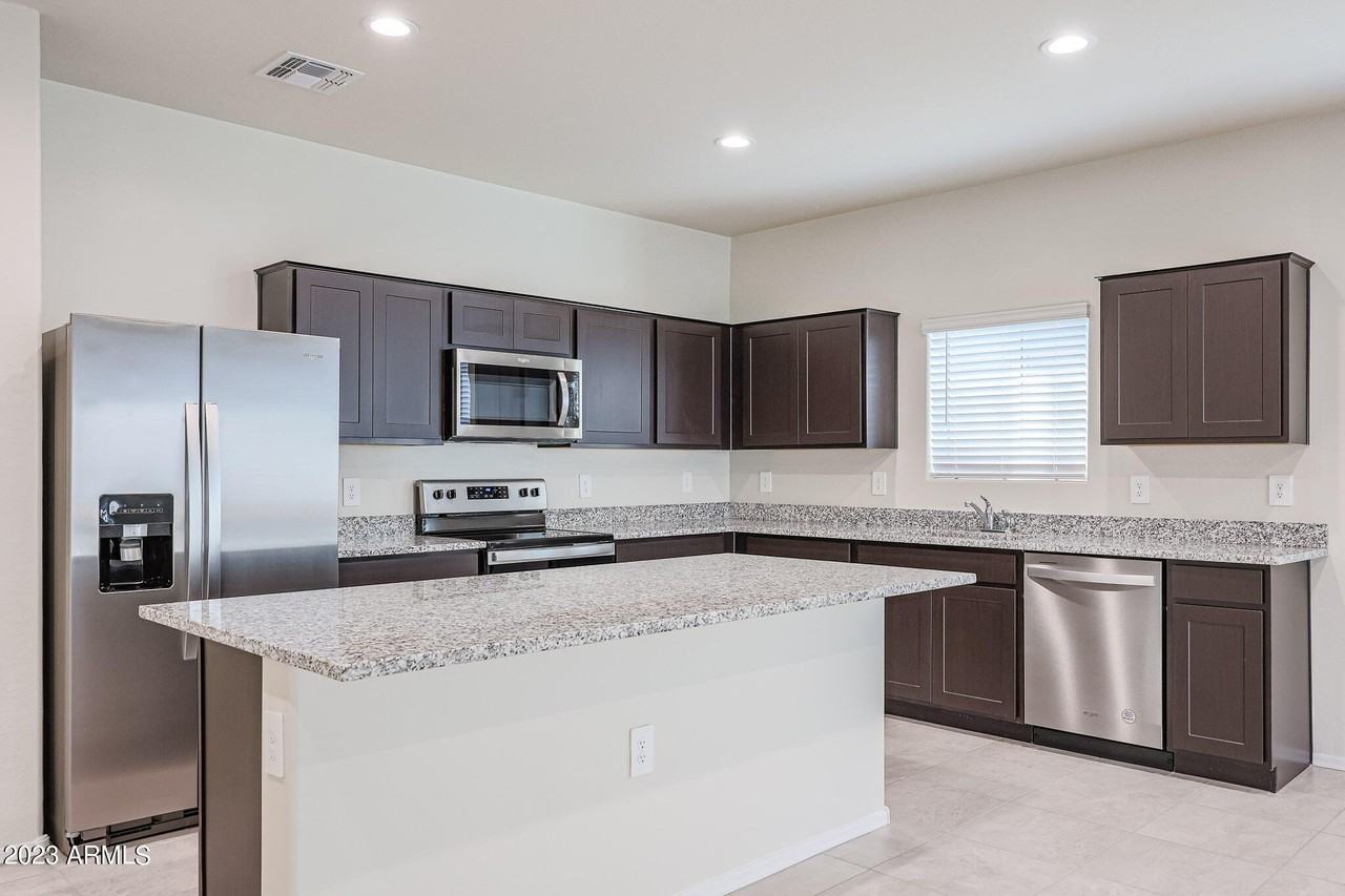 18456 W Chama Dr - Photo 3 of 21