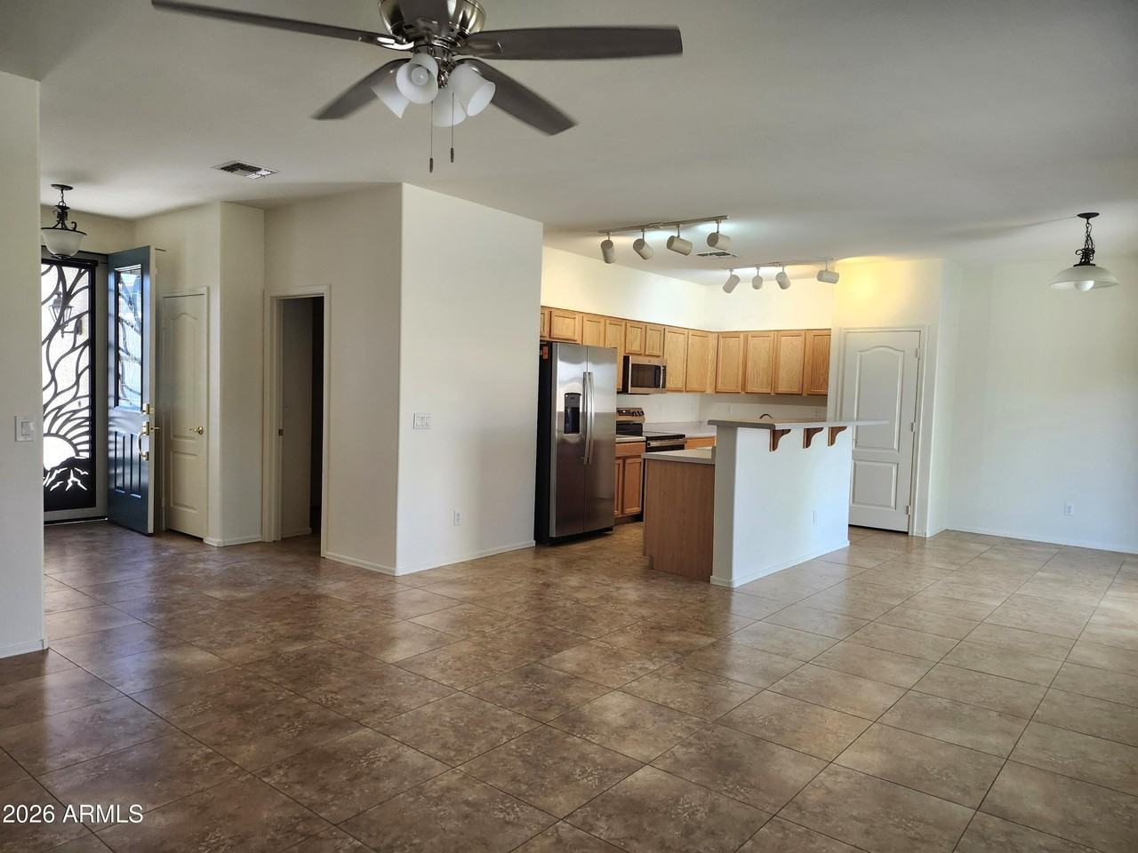 17938 W Port Royale Ln - Photo 3 of 26