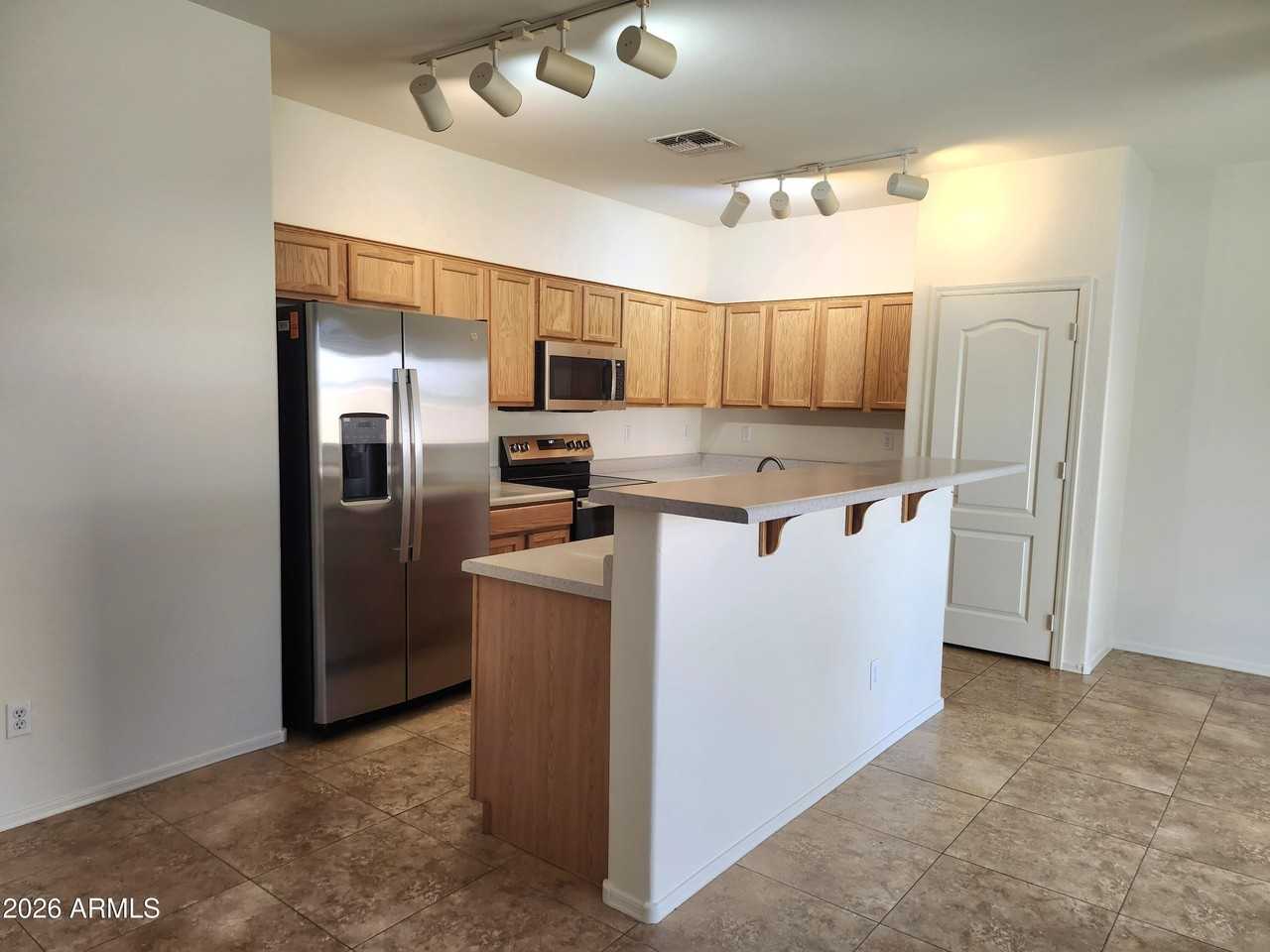 17938 W Port Royale Ln - Photo 4 of 26