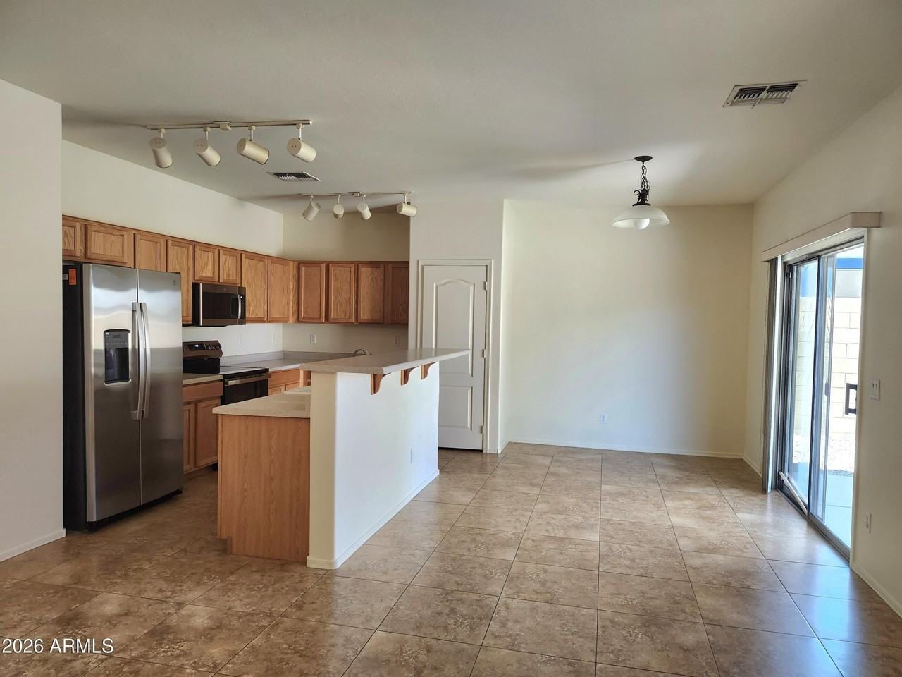 17938 W Port Royale Ln - Photo 5 of 26