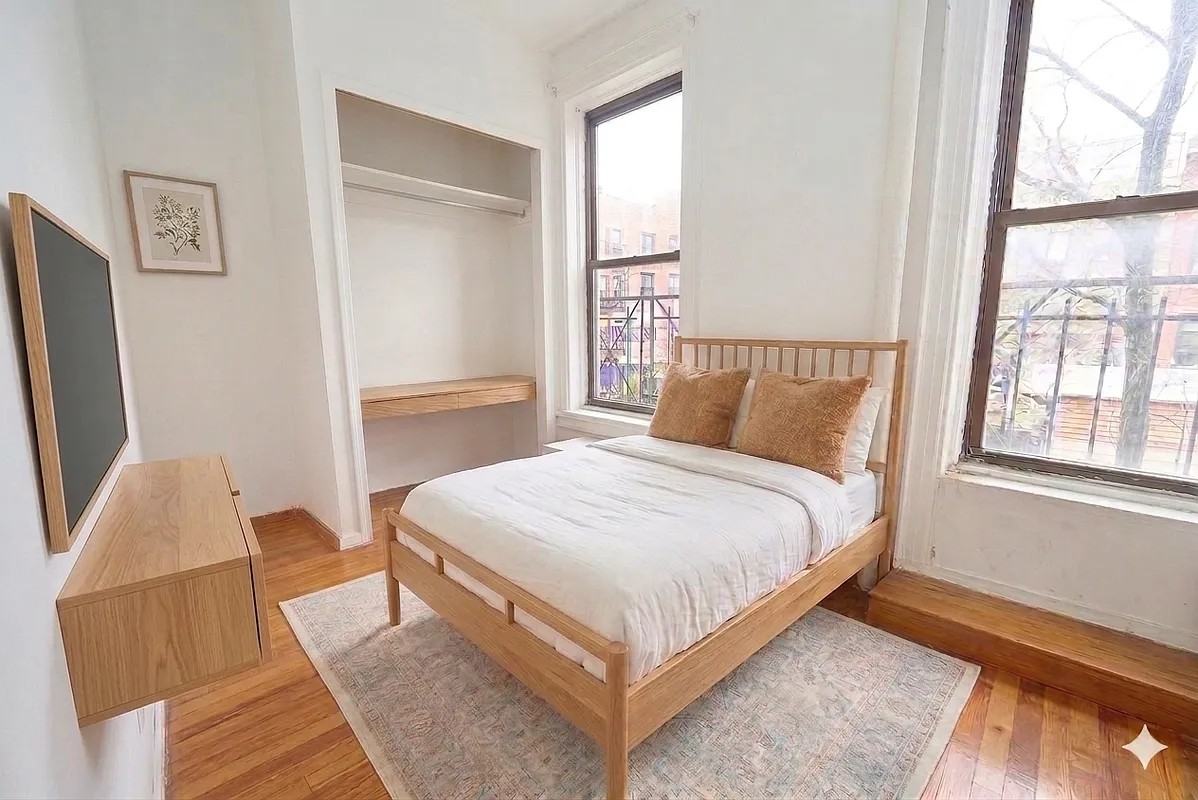 18 King St #8 - Photo 2 of 5