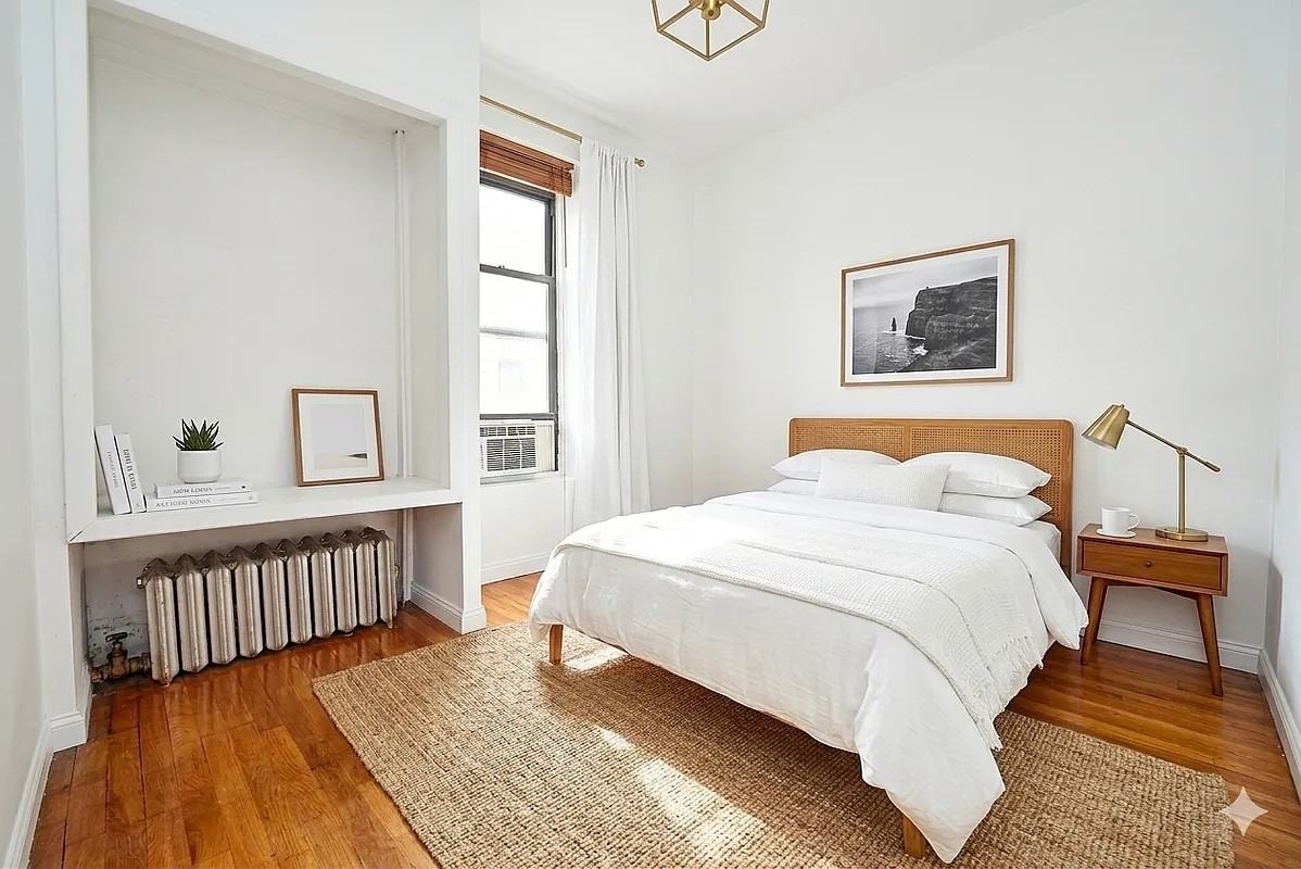 18 King St #8 - Photo 3 of 5