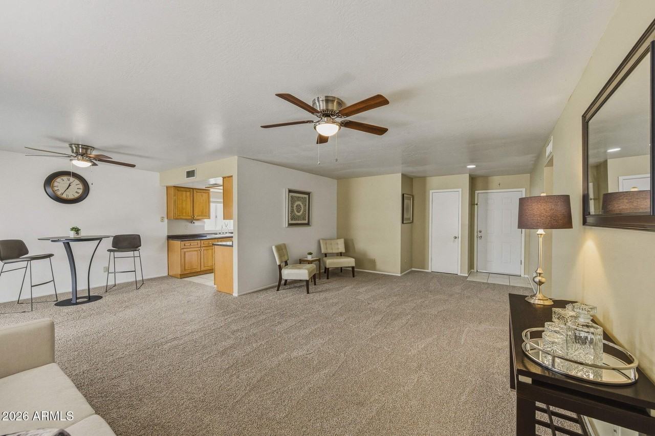 5625 W Sunnyside Dr - Photo 4 of 15