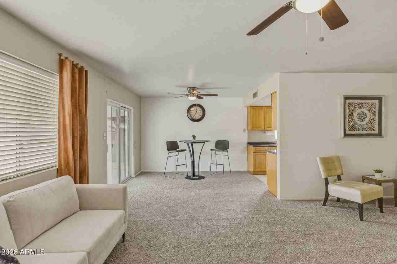 5625 W Sunnyside Dr - Photo 5 of 15