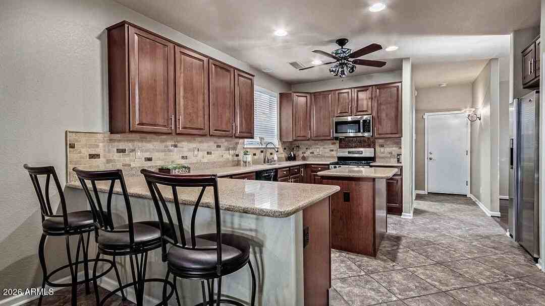 25832 N 67th Ln - Photo 7 of 29
