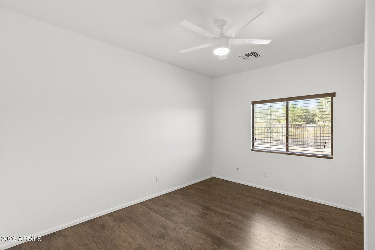 33521 N 26th Ave - Photo 4 of 39