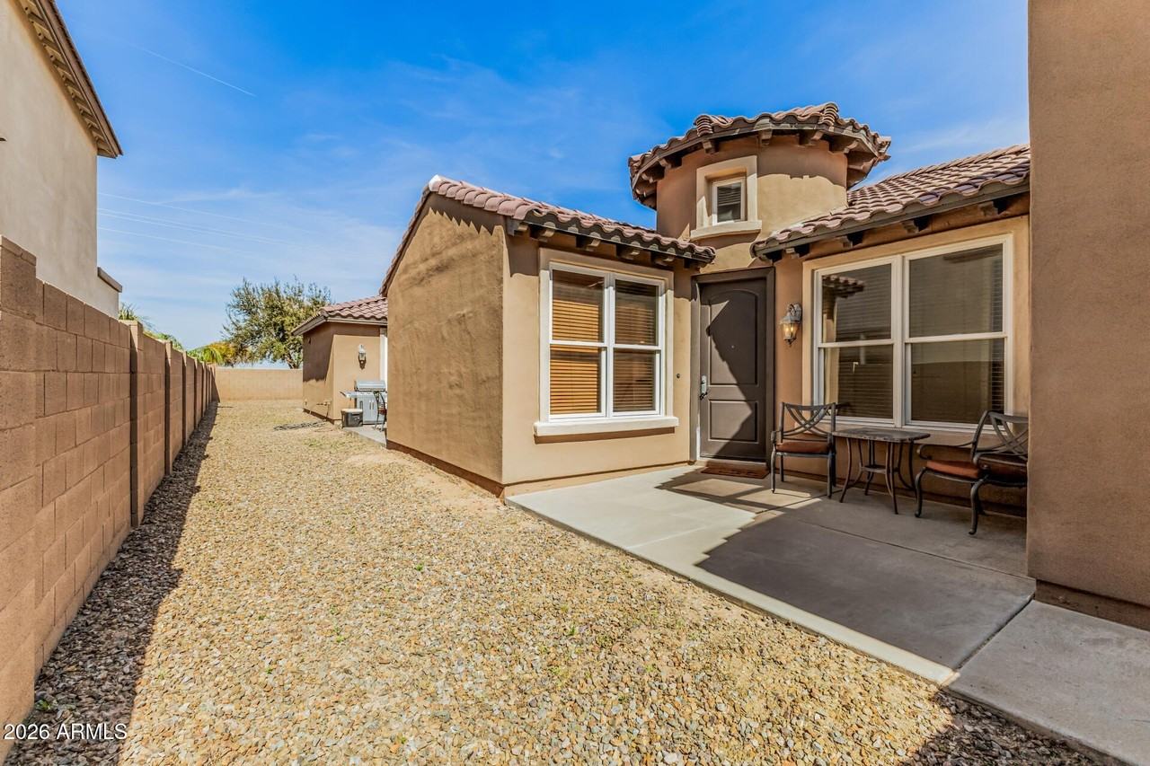2288 E Wisteria Dr - Photo 3 of 36
