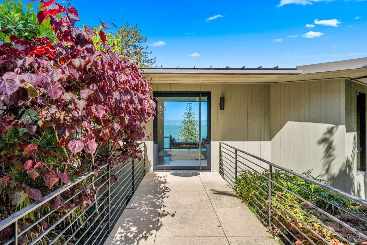 408 Golden Gate Ave - Photo 6 of 50