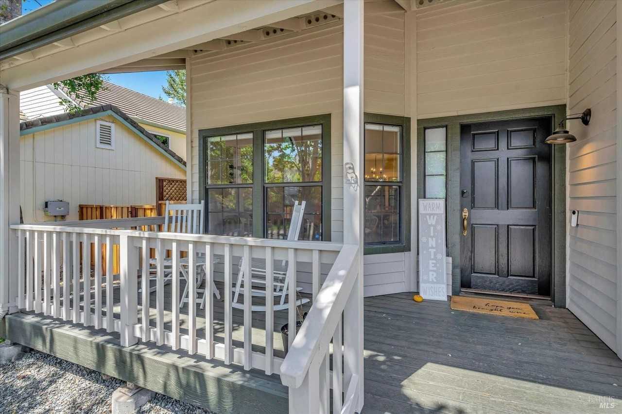 133 Madrid Way - Photo 3 of 47