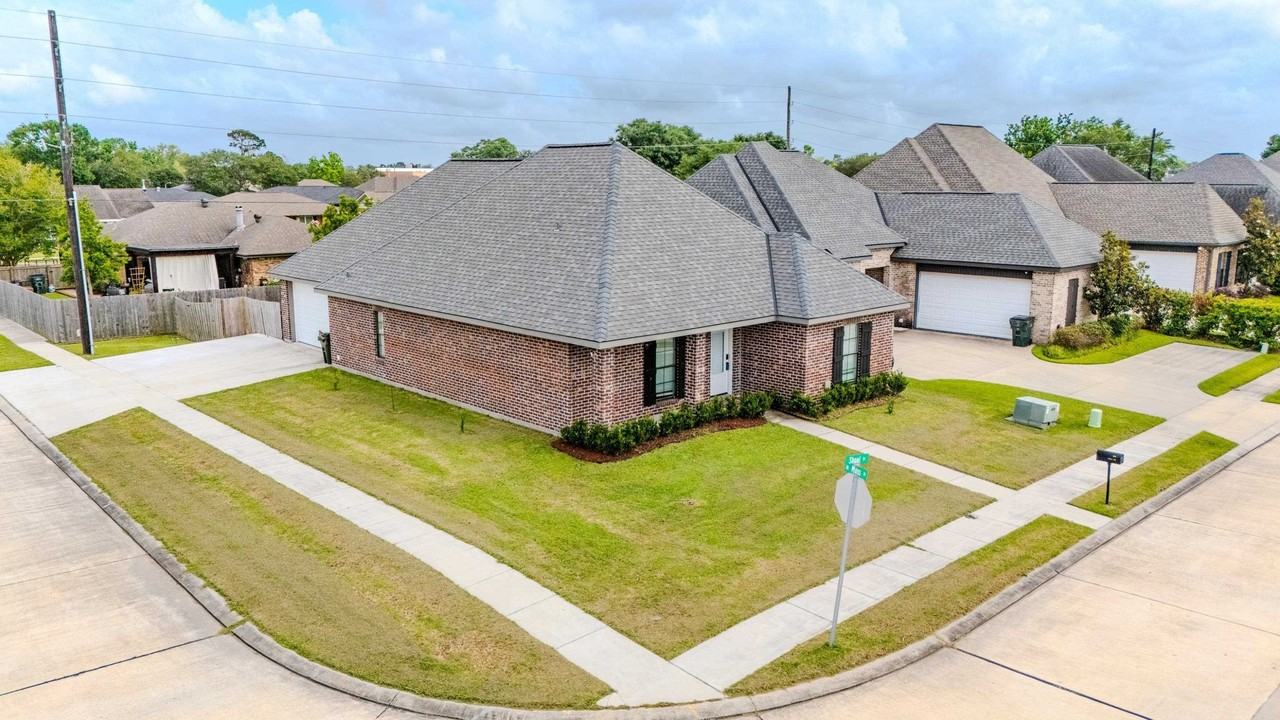 379 Shoal Dr - Photo 4 of 21