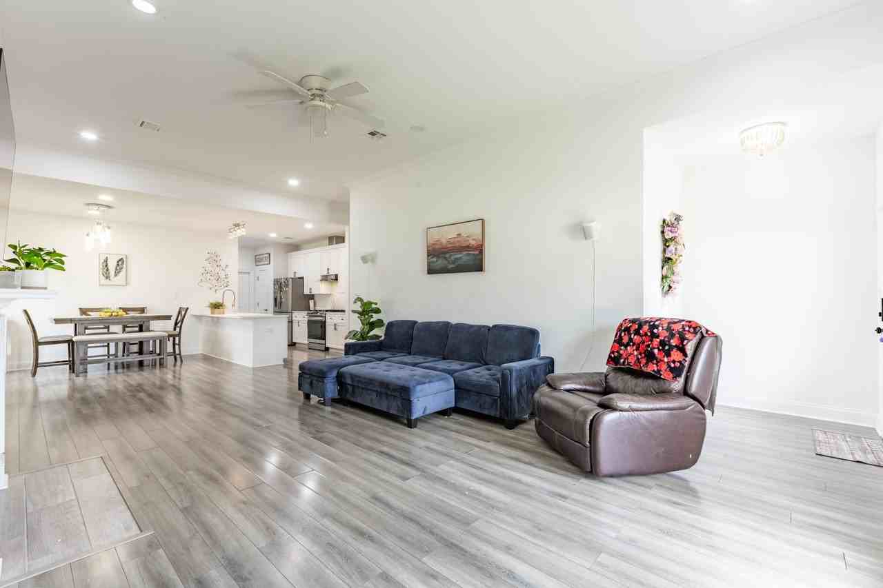 379 Shoal Dr - Photo 7 of 21