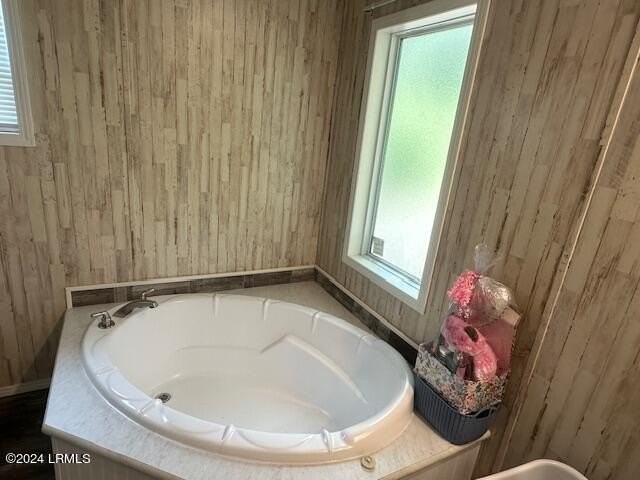 137 Coffin Point Rd - Photo 4 of 6