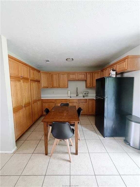 1118 S Dexter Dr - Photo 4 of 16