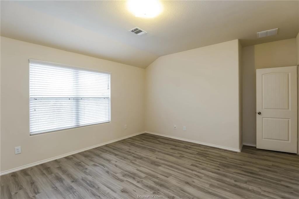 2065 Oakwood Forest Dr - Photo 7 of 13
