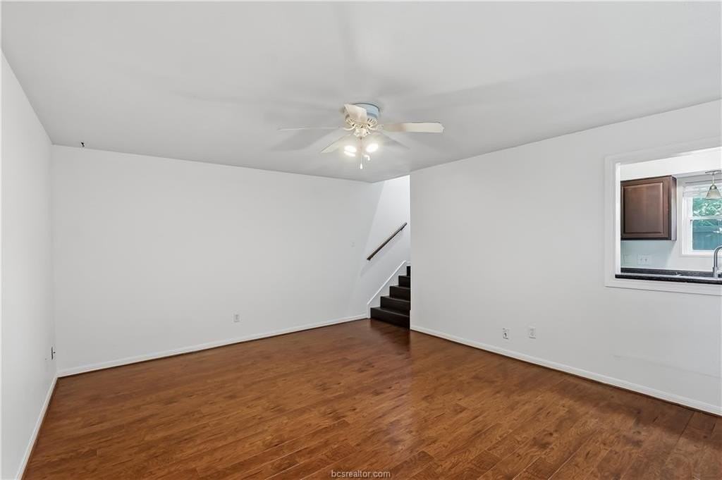 1411 Hawk Tree Dr - Photo 5 of 20
